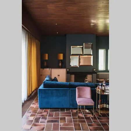 The Annex Retreat - A Luxury Countryside Vila *