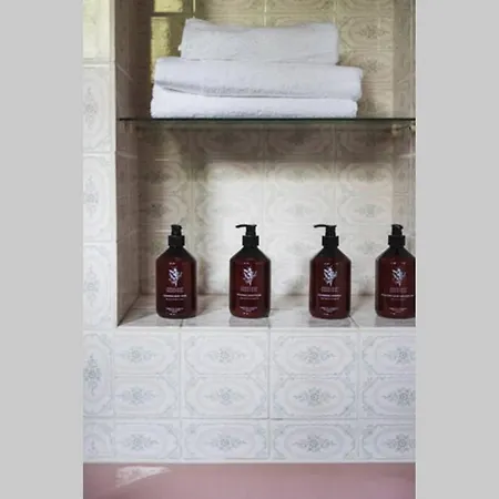 The Annex Retreat - A Luxury Countryside Vila