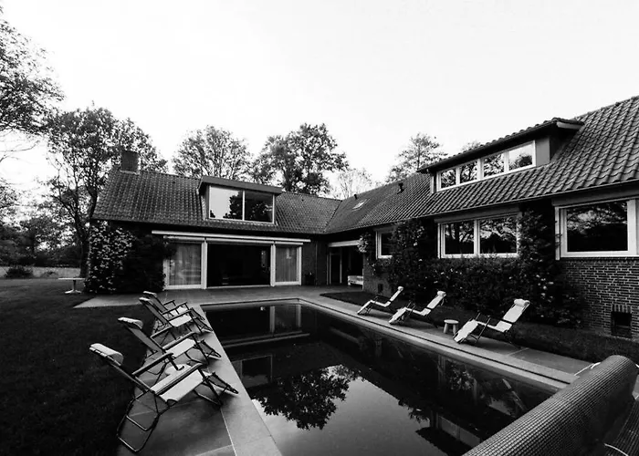 The Annex Retreat - A Luxury Countryside Villa *