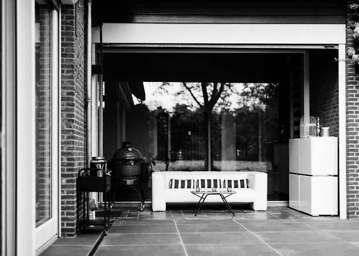 The Annex Retreat - A Luxury Countryside Villa