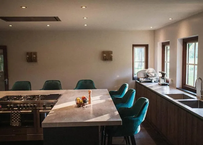 The Annex Retreat - A Luxury Countryside Villa *