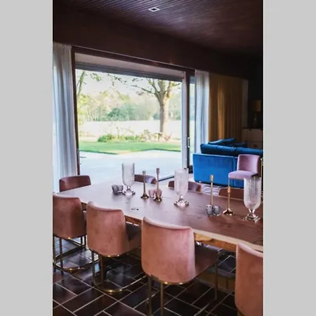 The Annex Retreat - A Luxury Countryside Villa