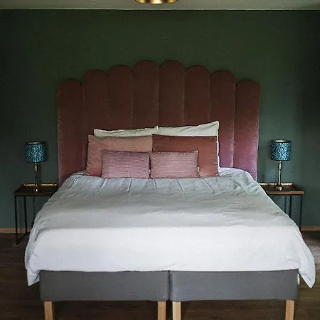 The Annex Retreat - A Luxury Countryside Villa *